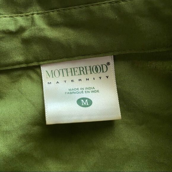 ✨2 /$25✨ Green Maternity Top - Picture 2 of 4